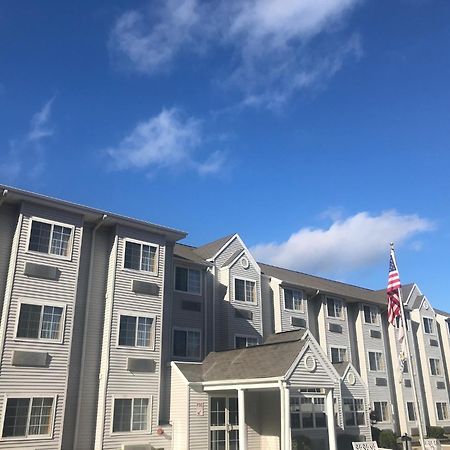 Microtel Inn & Suites By Wyndham Hillsborough Exterior photo