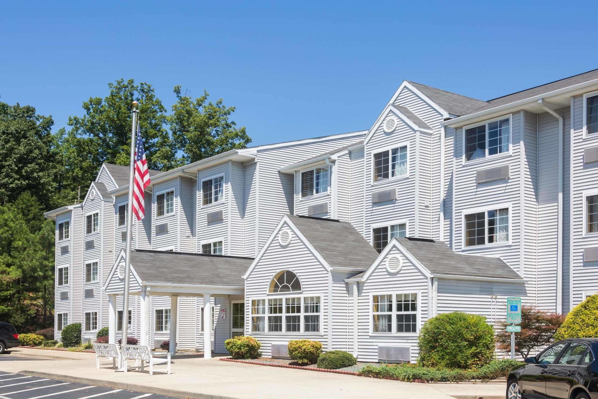 Microtel Inn & Suites By Wyndham Hillsborough Exterior photo